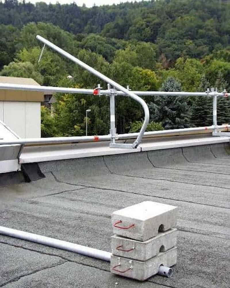 Layher Flachdach-Seitenschutz Geländerpfosten klappbar