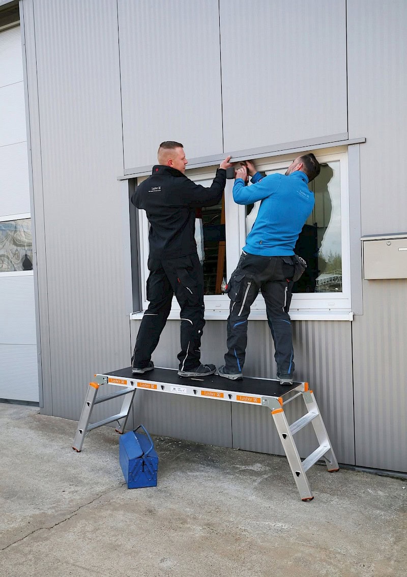 Layher Arbeitsplattform 1065 Einsatzbeispiel außen