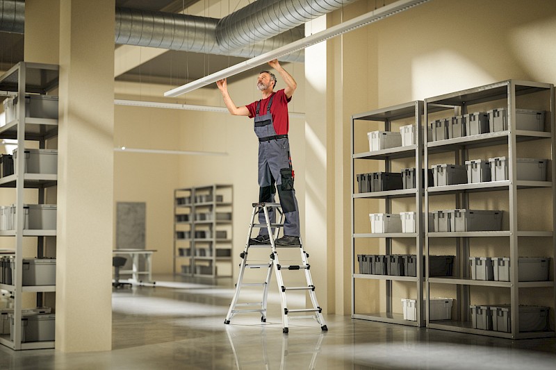 Hailo D100 TopLine Stufenstehleiter 8655107 - Anwendungsbeispiel 2