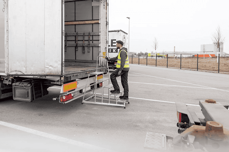 Handlaufbügel für MunK Arbeitspodest starr Einsatzbeispiel